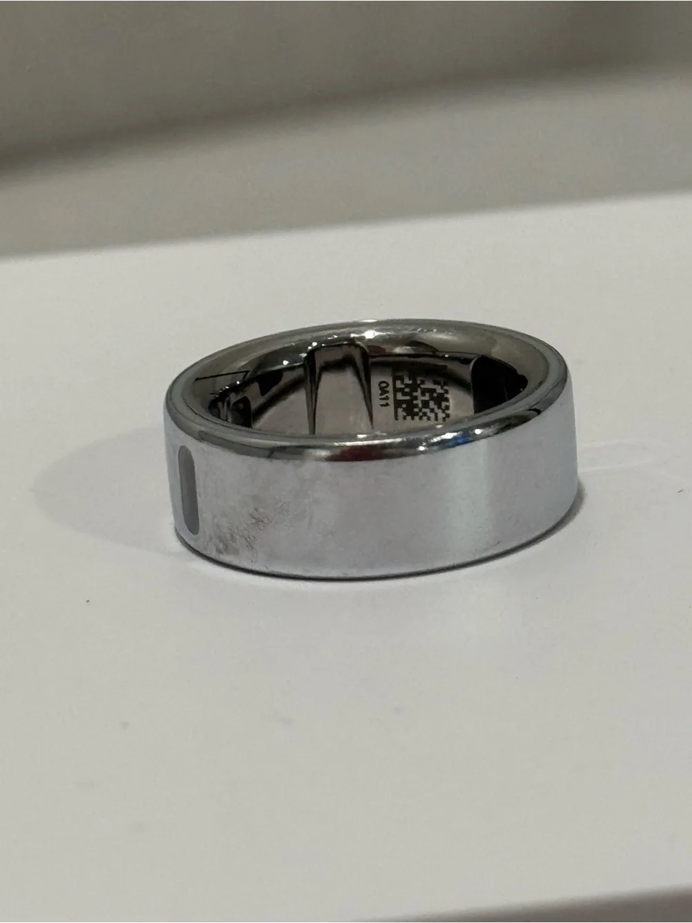 Oura Silver Smart Ring 4 with Box, Charger Cable, and Dock